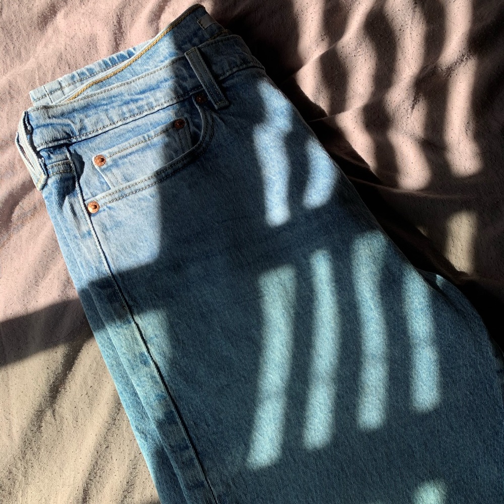Levi Wedgie Fit Ankle Jeans